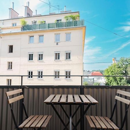 Beautiful 2-Bedroom Apartment Near Schoenbrunn ウィーン エクステリア 写真
