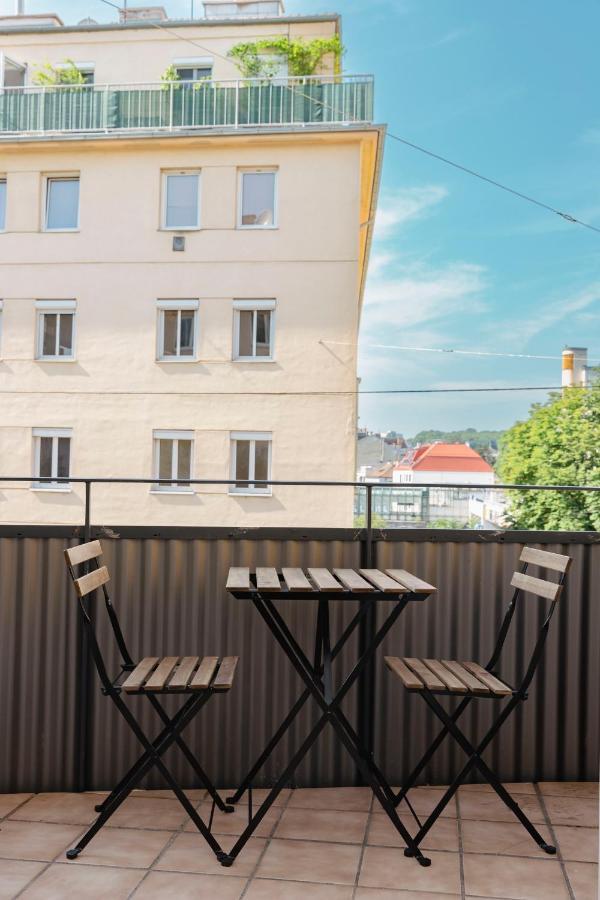 Beautiful 2-Bedroom Apartment Near Schoenbrunn ウィーン エクステリア 写真