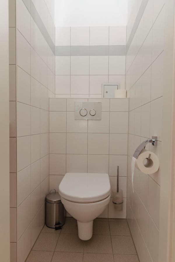 Beautiful 2-Bedroom Apartment Near Schoenbrunn ウィーン エクステリア 写真