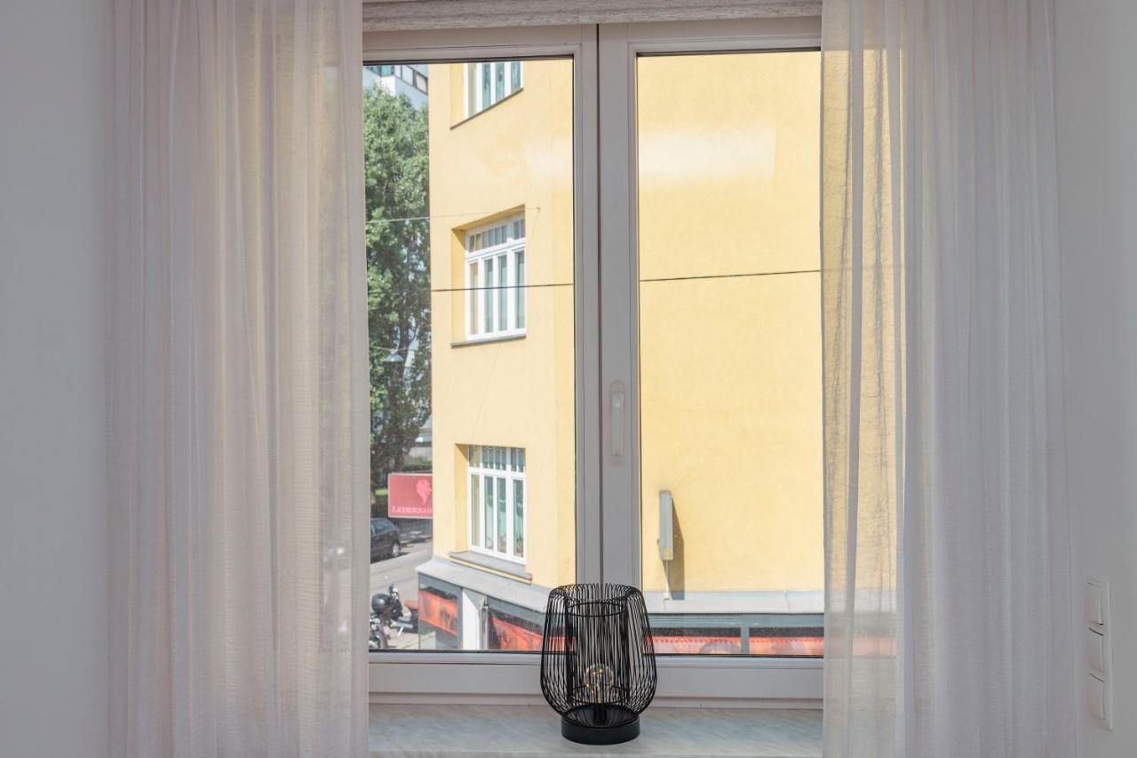 Beautiful 2-Bedroom Apartment Near Schoenbrunn ウィーン エクステリア 写真