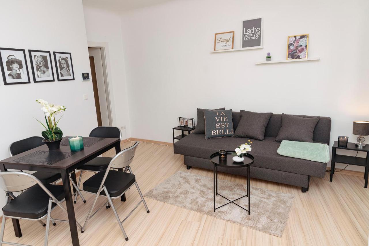 Beautiful 2-Bedroom Apartment Near Schoenbrunn ウィーン エクステリア 写真
