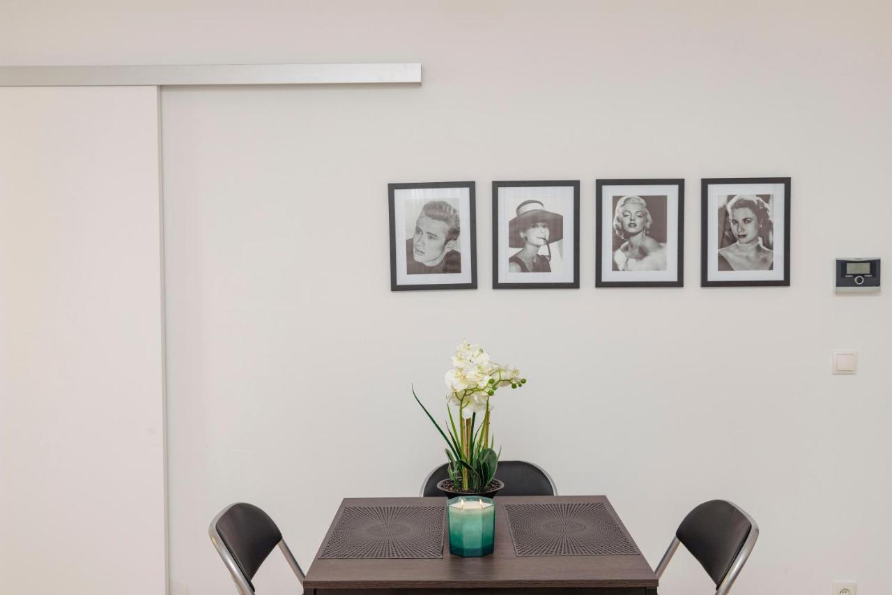 Beautiful 2-Bedroom Apartment Near Schoenbrunn ウィーン エクステリア 写真