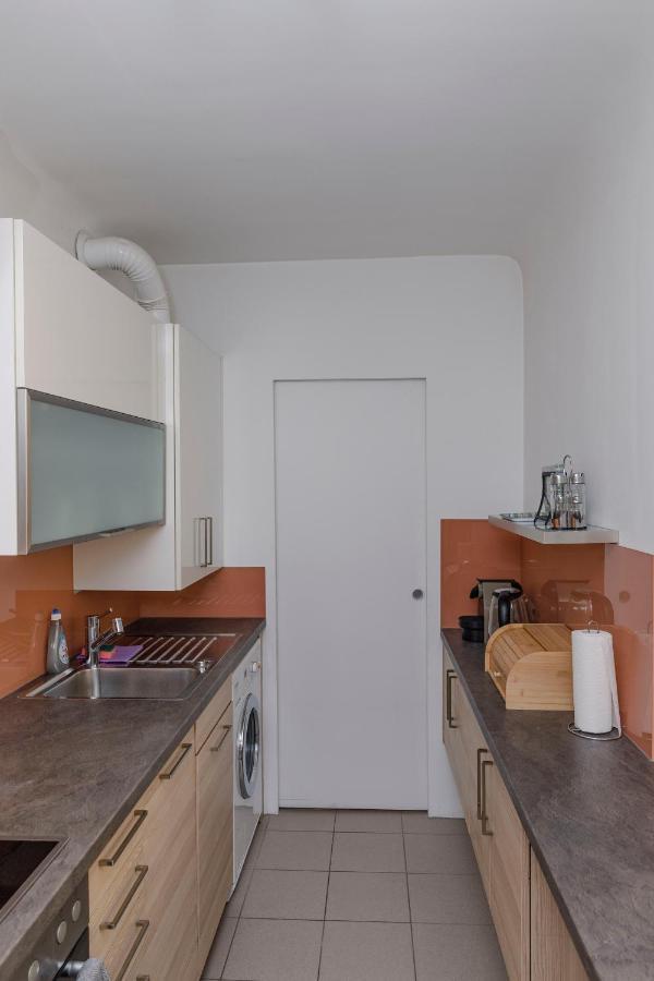 Beautiful 2-Bedroom Apartment Near Schoenbrunn ウィーン エクステリア 写真