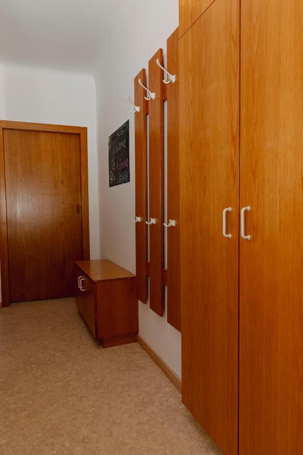 Beautiful 2-Bedroom Apartment Near Schoenbrunn ウィーン エクステリア 写真