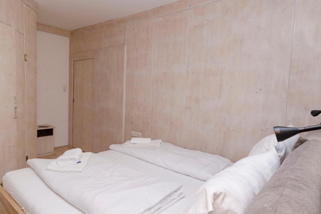 Beautiful 2-Bedroom Apartment Near Schoenbrunn ウィーン エクステリア 写真