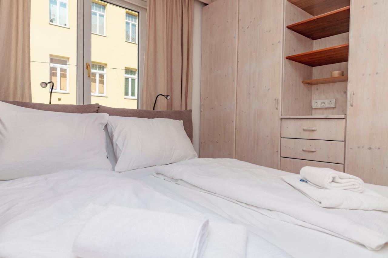 Beautiful 2-Bedroom Apartment Near Schoenbrunn ウィーン エクステリア 写真