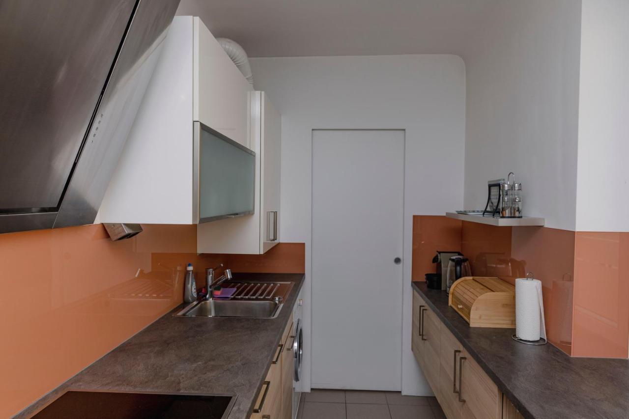 Beautiful 2-Bedroom Apartment Near Schoenbrunn ウィーン エクステリア 写真